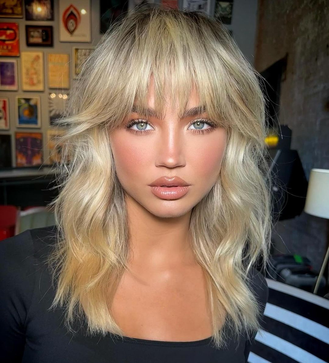 Shoulder Shag With Curtain Bangs — Hairstyles for Thinning Crown