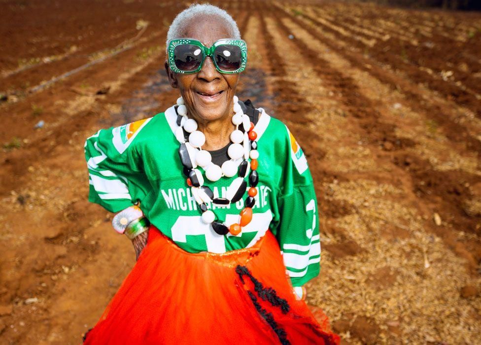 Playful Contrast: Green Jersey with Orange Tulle Skirt — Grandma Outfits
