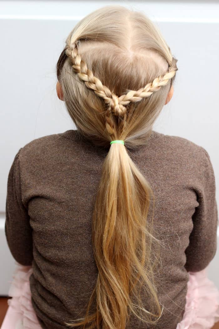 Heart Braid Into Low Ponytail Heart Braid Into Low Ponytail — School Hairstyles