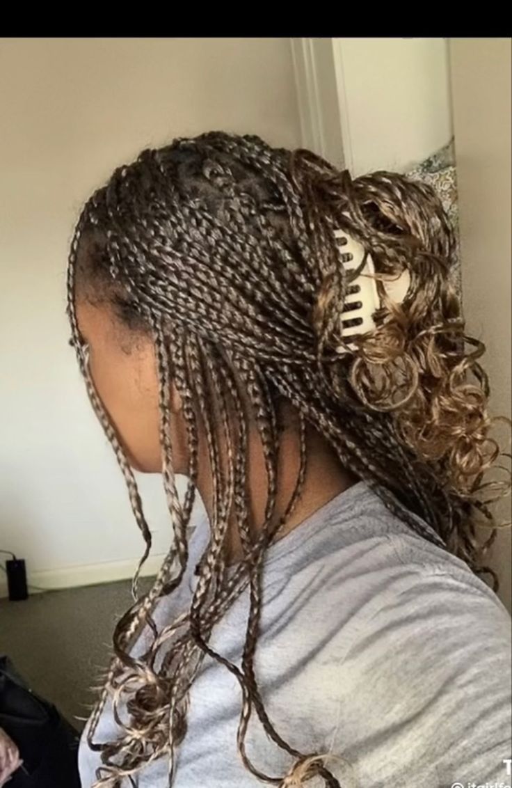 Layered Braids With Curly Ends