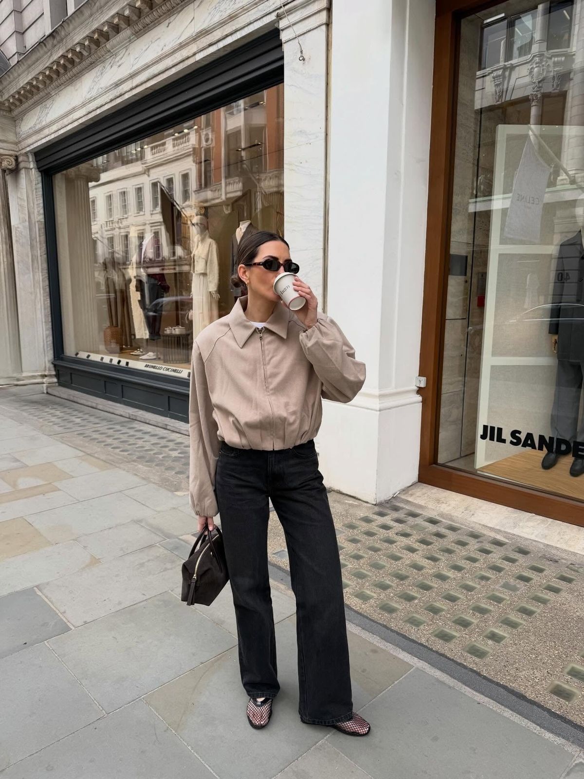 Casual Chic: Wide-Leg Black Jeans with a Cropped Beige Jacket Casual Chic: Wide-Leg Black Jeans with a Cropped Beige Jacket — Black Jeans Outfits