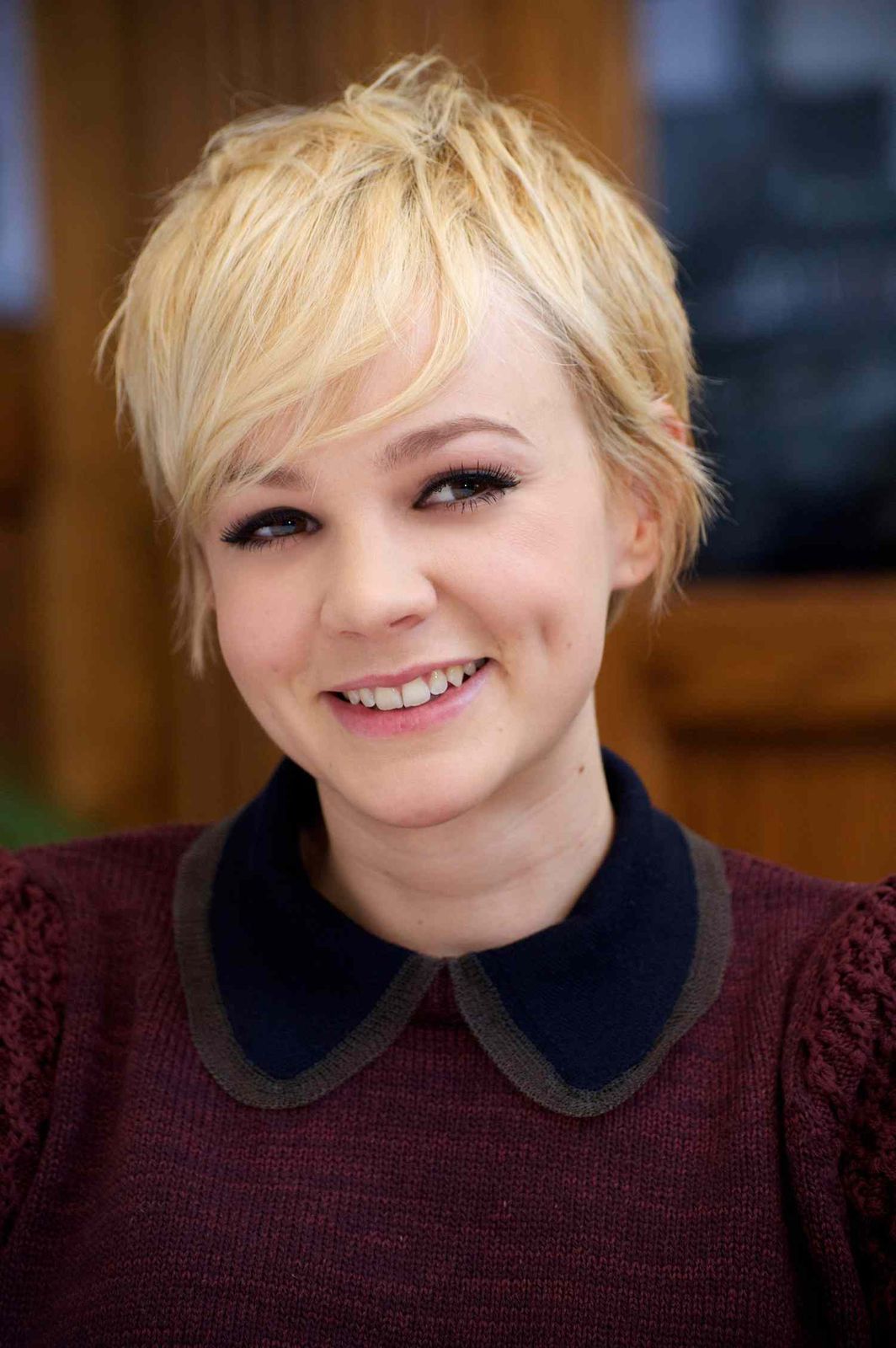 Light Blonde Pixie With Wispy Bangs — Haircuts for Round Faces