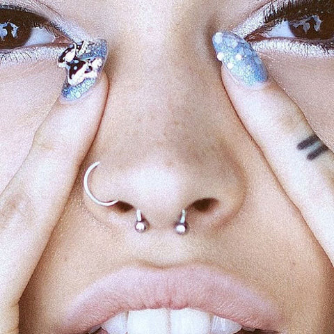 Simple Silver Septum Ring with Ball Ends Simple Silver Septum Ring with Ball Ends — Septum Piercing Ideas