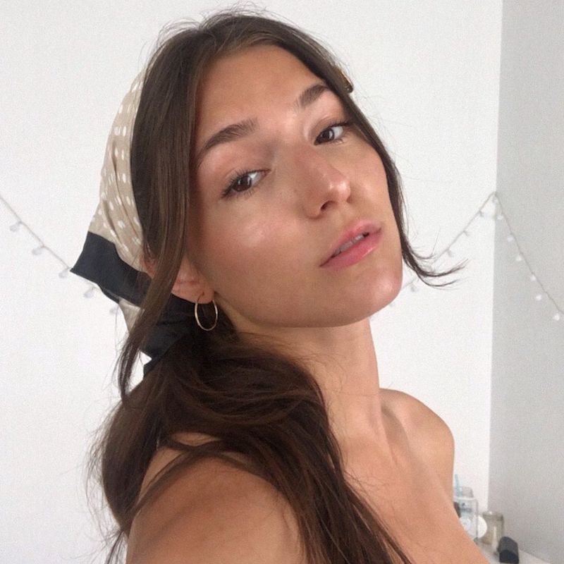 Silk Bandana Tied Sideways On Straight Hair Silk Bandana Tied Sideways On Straight Hair — Bandana Hairstyles