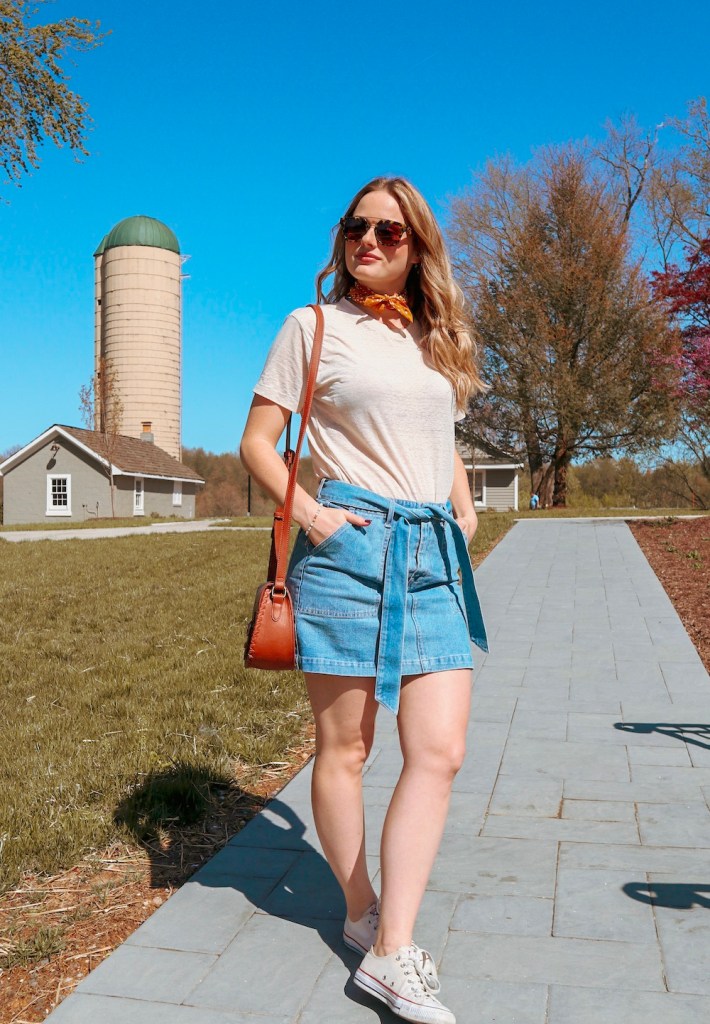 Tie-Waist Denim Mini Skirt with Casual Tee — Jean Skirt Outfits