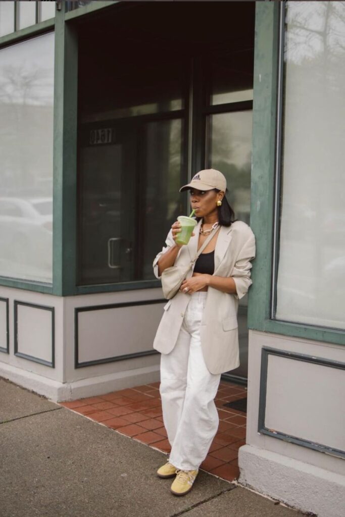 Streetwear Style: Oversized Blazer and Crop Top with Yellow Adidas Samba Streetwear Style: Oversized Blazer and Crop Top with Yellow Adidas Samba — Adidas Samba Outfits