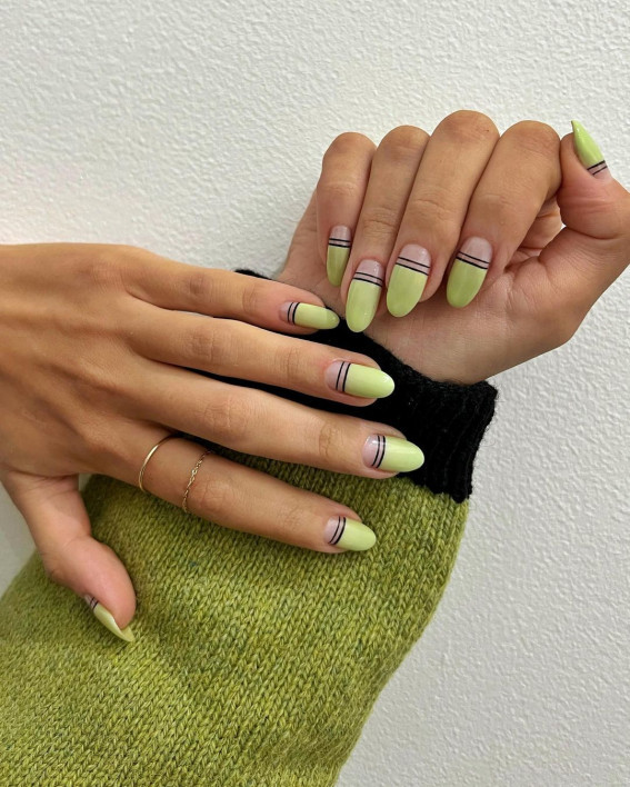 Minimalist Chic Visual Idea Minimalist Chic Visual Idea — Color Block Nails