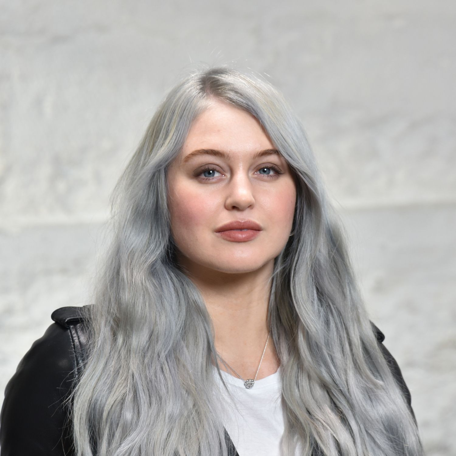 Mid-Back Layers With Silver Blend — Salt and Pepper Hair