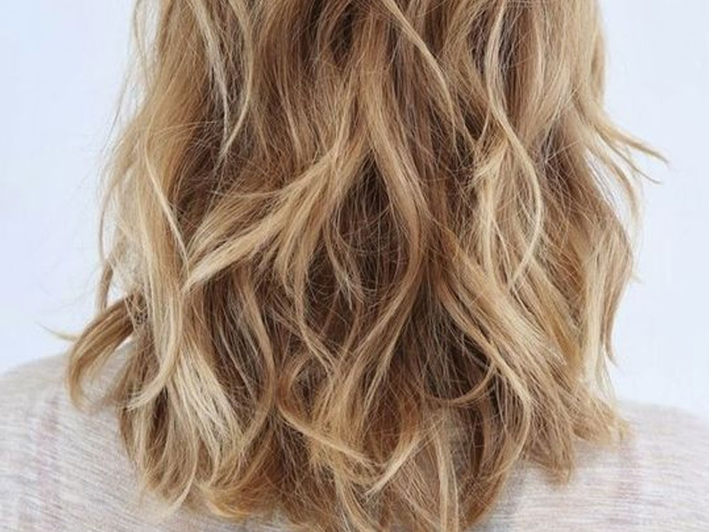 Sun Kissed Shoulder Length Waves Sun Kissed Shoulder Length Waves — Hairstyles for Frizzy Hair