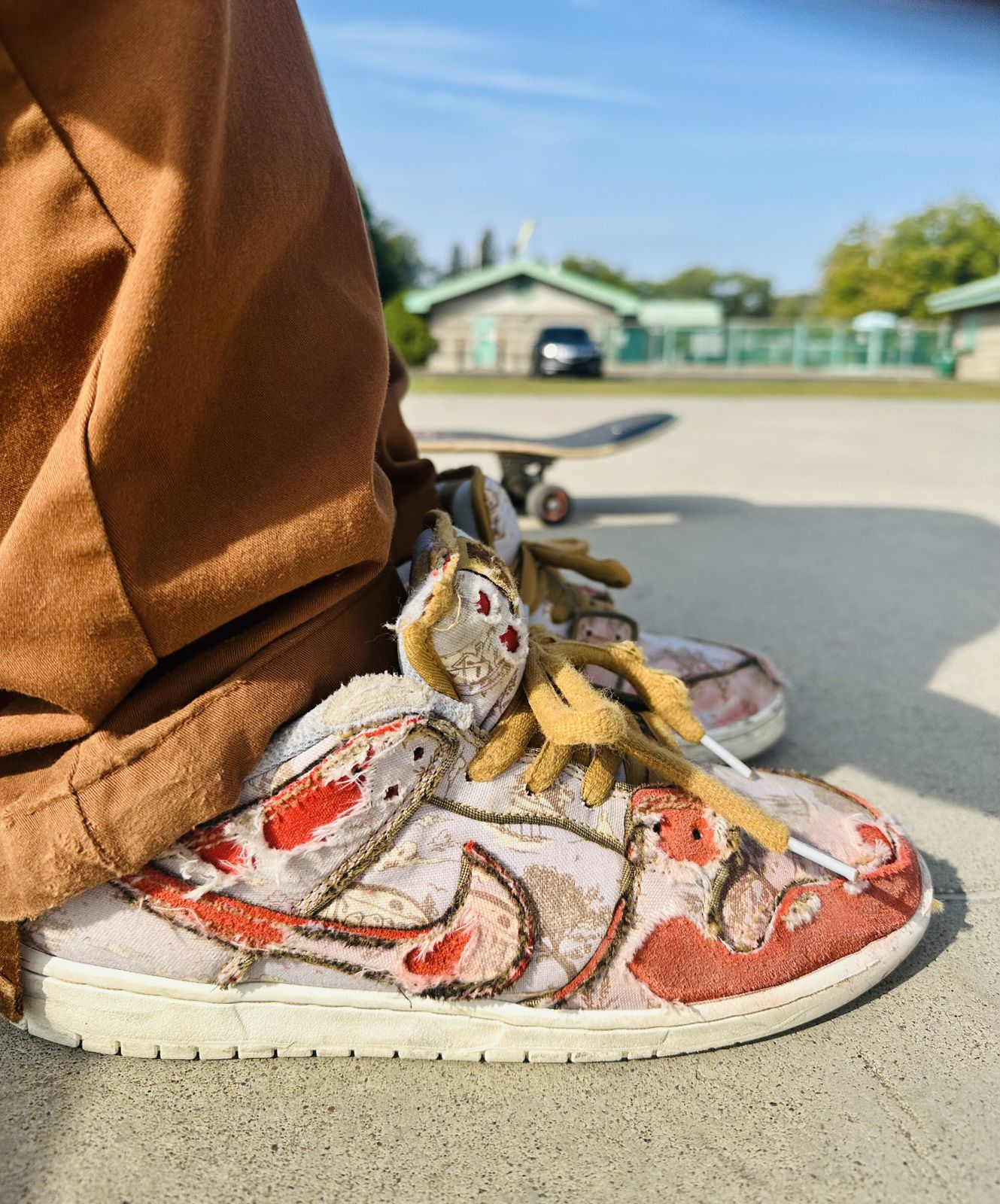 Distressed Beige and Red Dunks with Brown Pants Distressed Beige and Red Dunks with Brown Pants — Nike Dunk Outfits