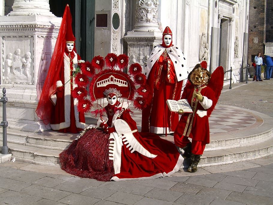 Dramatic Red and Gold Carnival Costumes — Venice Outfits
