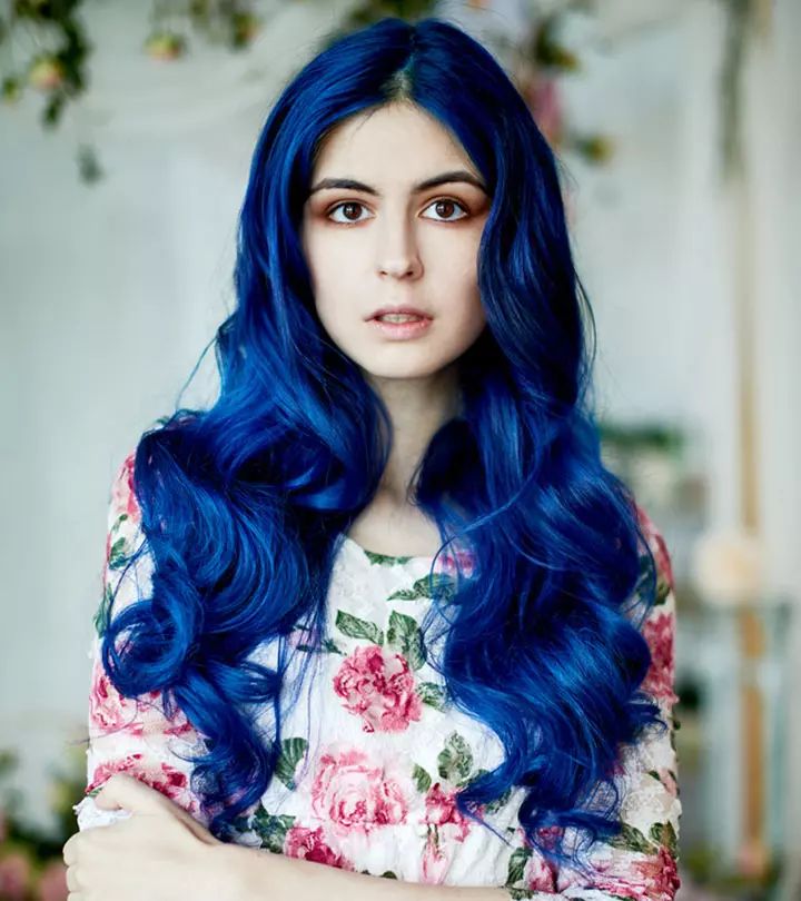 Visual Idea — Thick Hair Reaching Mid-Back — Scene Hair