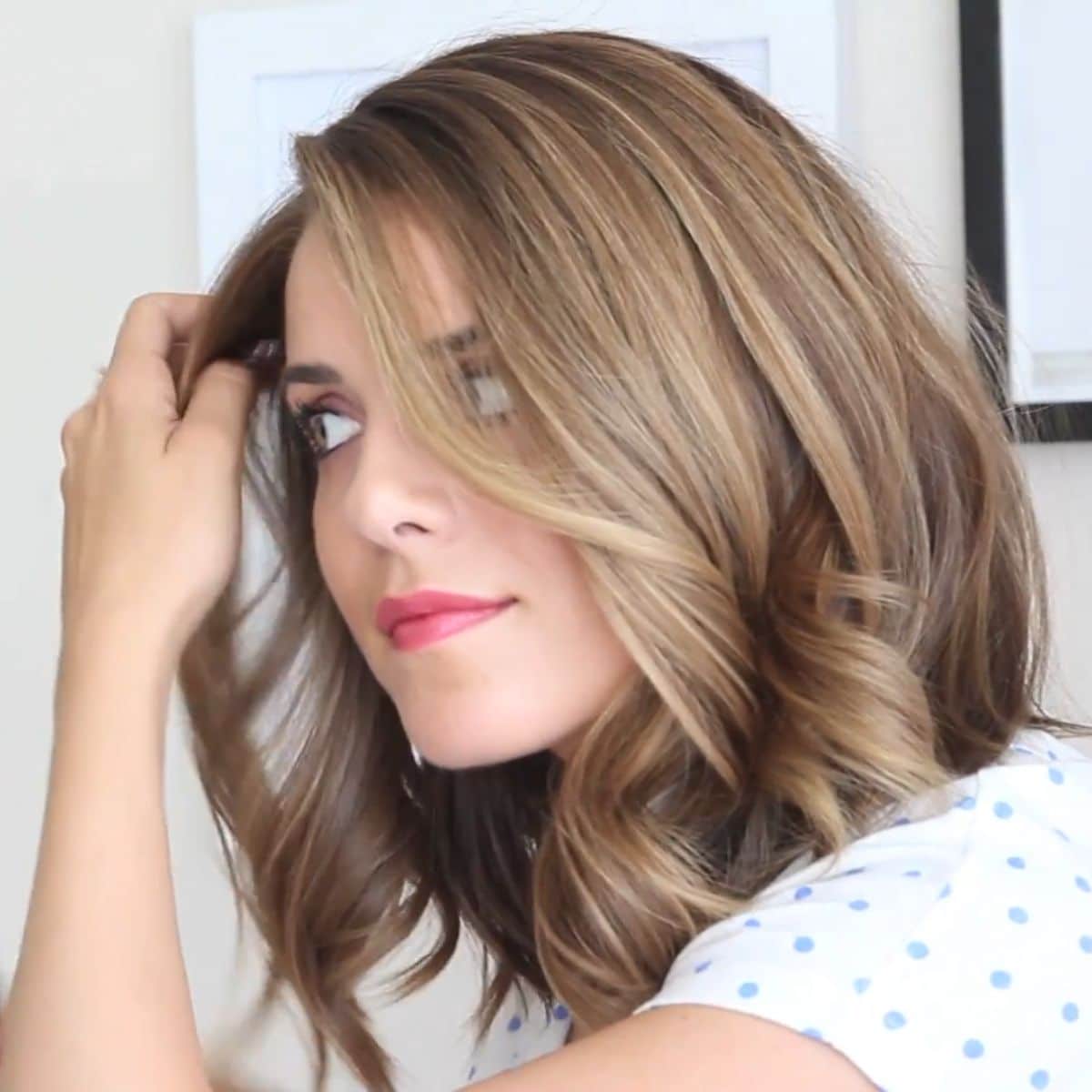 Relaxed Collarbone Curls with Side Part Relaxed Collarbone Curls with Side Part — Loose Curls