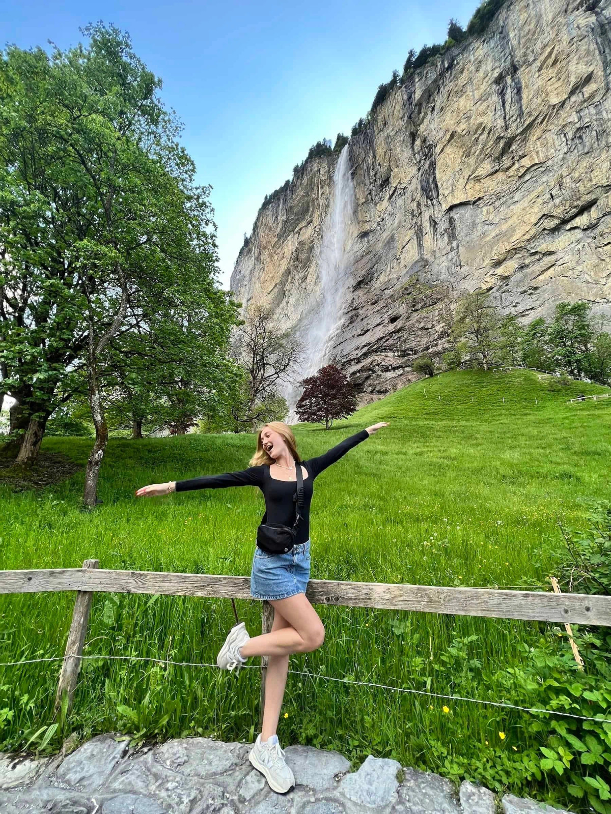 Casual Denim Skirt and Black Top with White Sneakers Casual Denim Skirt and Black Top with White Sneakers — Switzerland Outfits