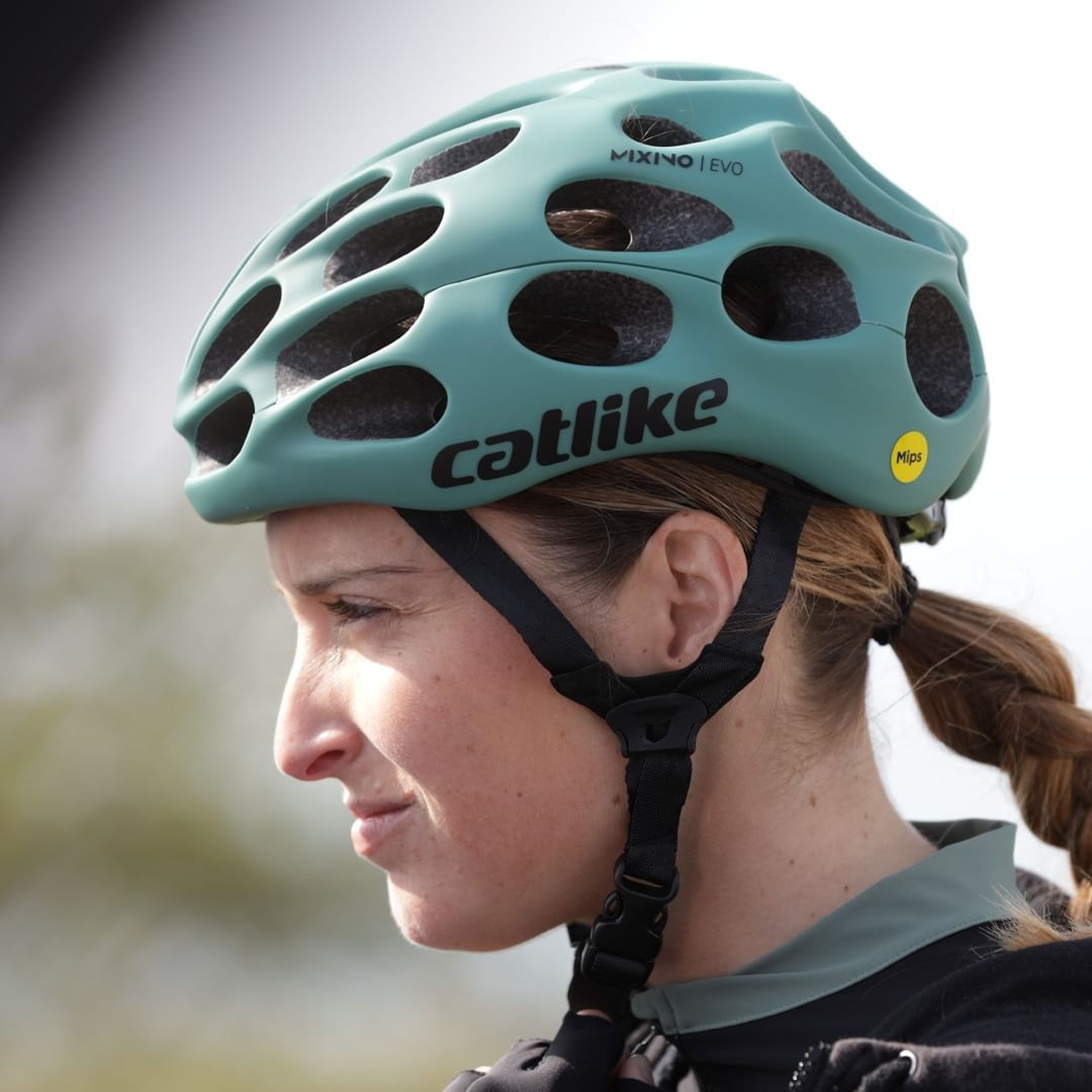 How to Avoid the Dreaded Helmet Hair