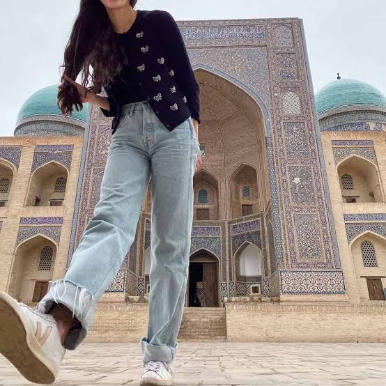 Embellished Cardigan and Jeans with Veja Sneakers — Veja Outfits