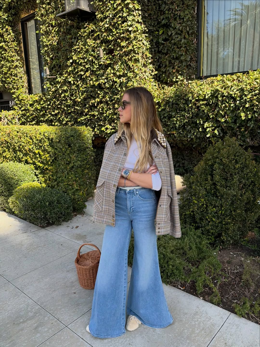 Casual Chic: Flared Jeans with a Plaid Jacket — Light Wash Jeans Outfits