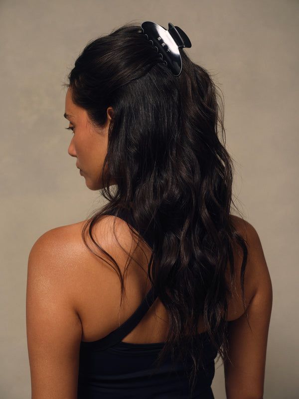 Collarbone Wavy Dark Brown With Black Clip — Half Up Claw Clip
