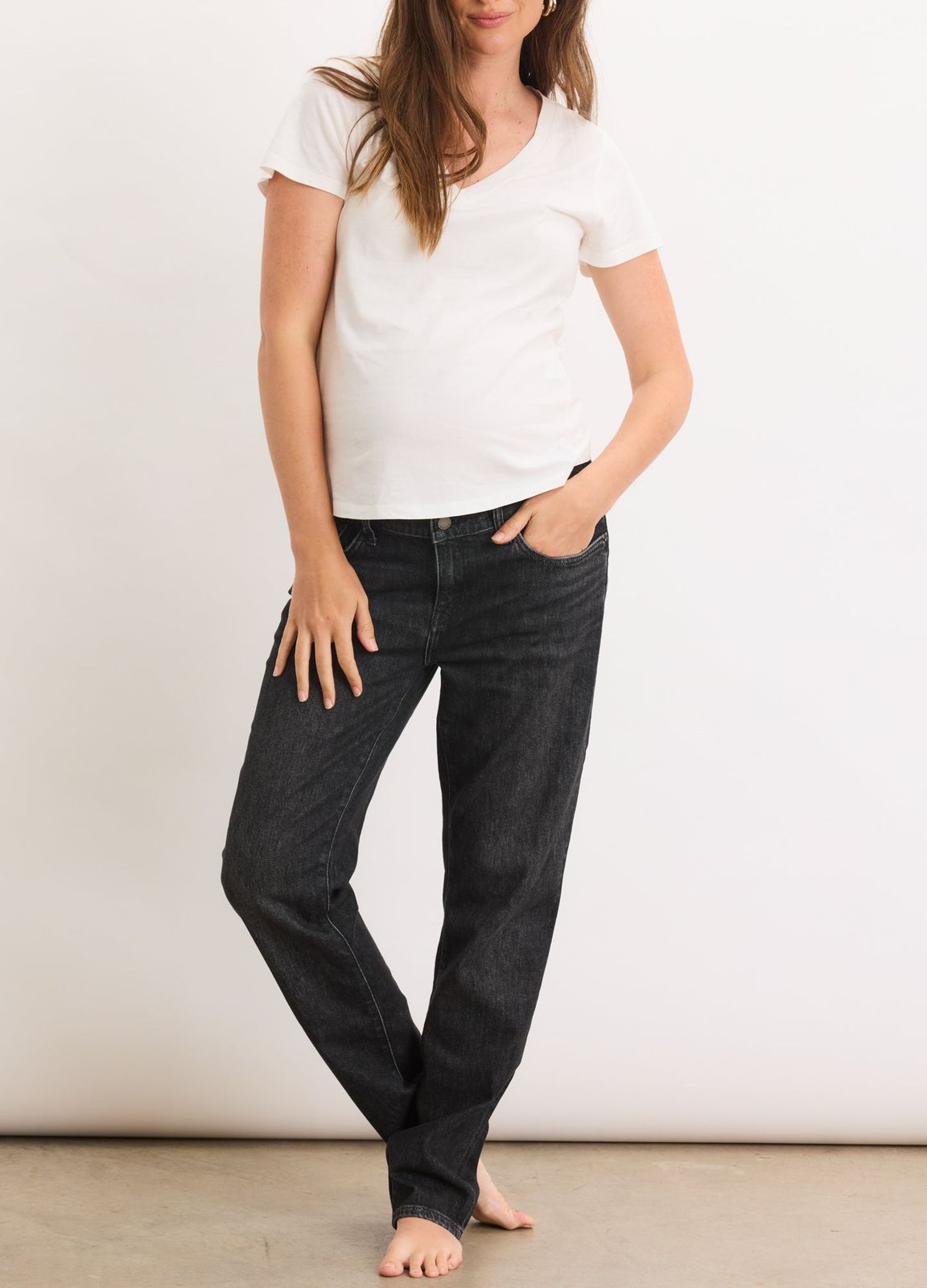 Dark Grey Maternity Jeans with V-Neck Tee Dark Grey Maternity Jeans with V-Neck Tee — Boyfriend Jeans