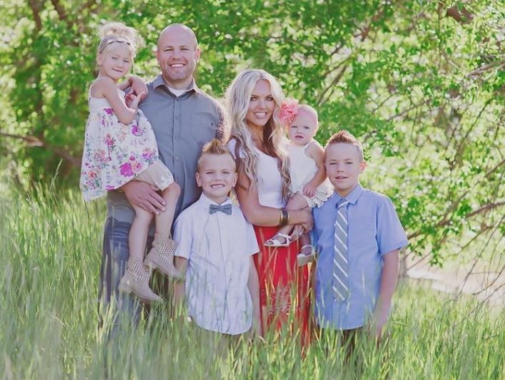 Visual Idea — Family Photo Hairstyles