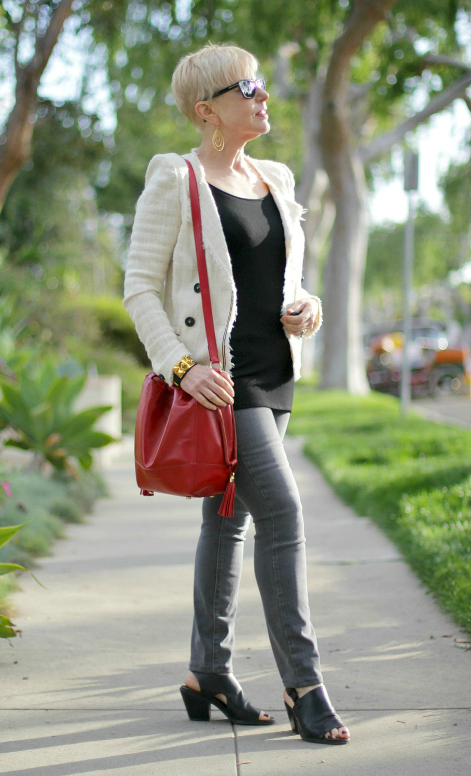 Polished Neutrals Paired with a Bold Red Bucket Bag — Bucket Bag Outfits