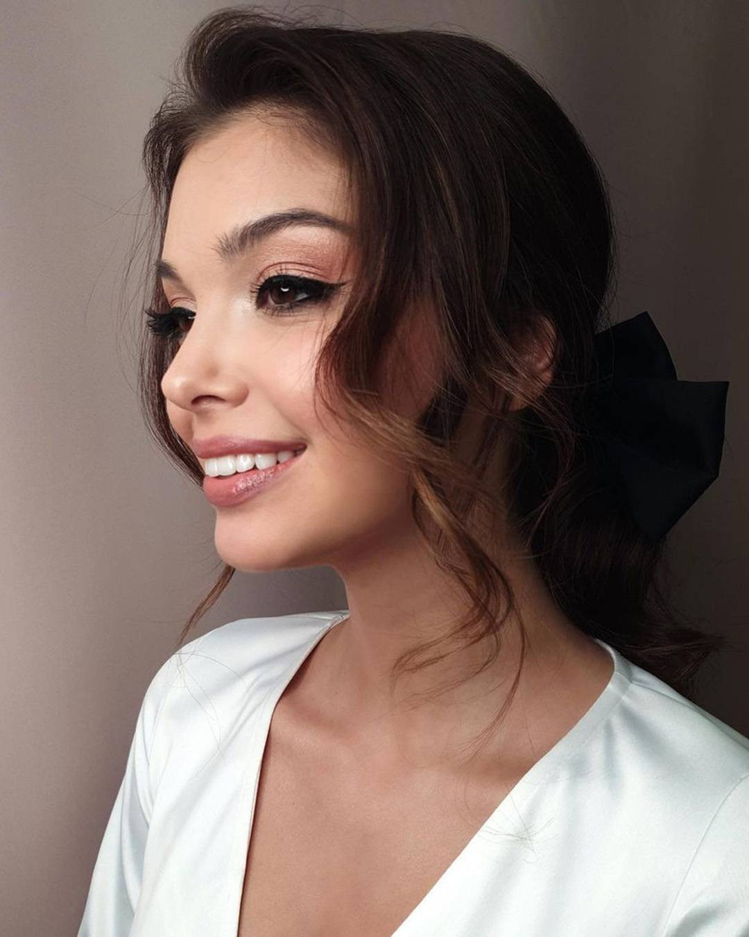 Collarbone Layers With Caramel — Hair Color for Fair Skin Brown Eyes
