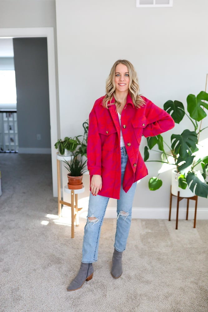 Light Blue Ripped Jeans with a Bold Plaid Shacket Light Blue Ripped Jeans with a Bold Plaid Shacket — Levi's Outfits
