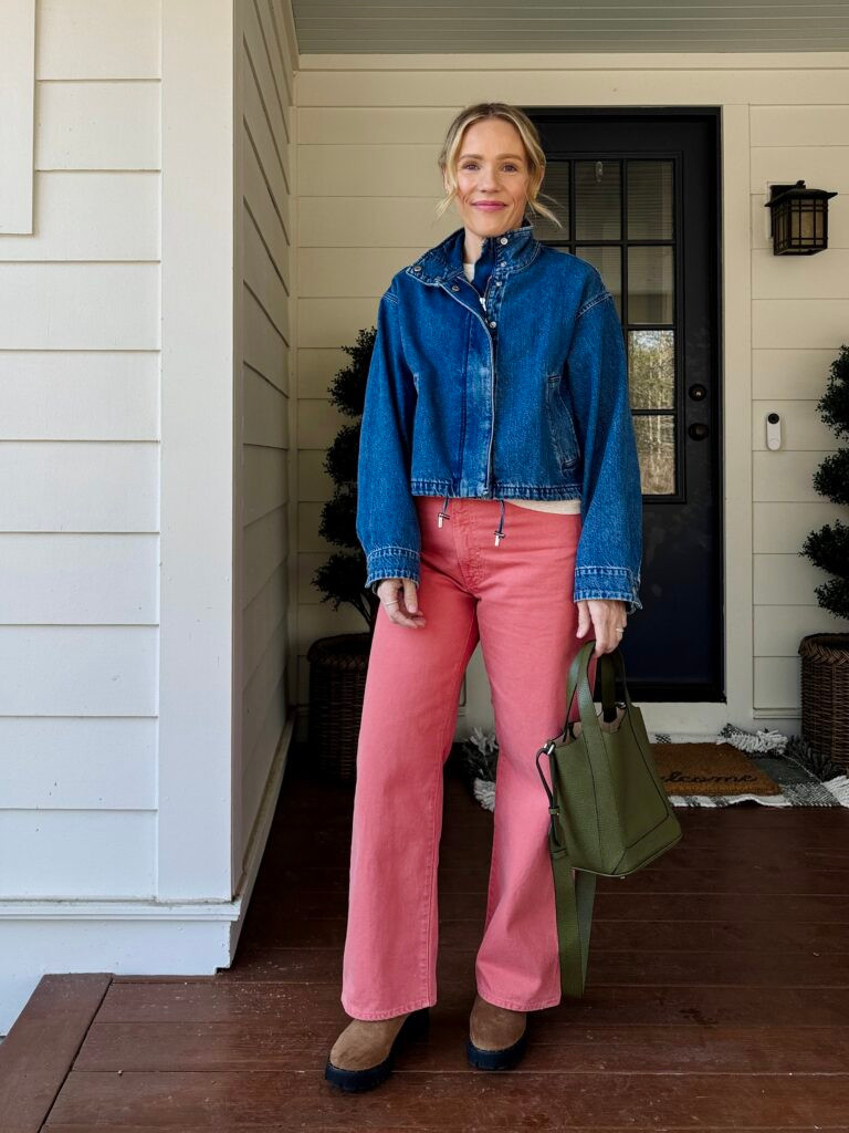 Cropped Denim Jacket with Coral Wide-Leg Jeans and Clogs Cropped Denim Jacket with Coral Wide-Leg Jeans and Clogs — Madewell Outfits