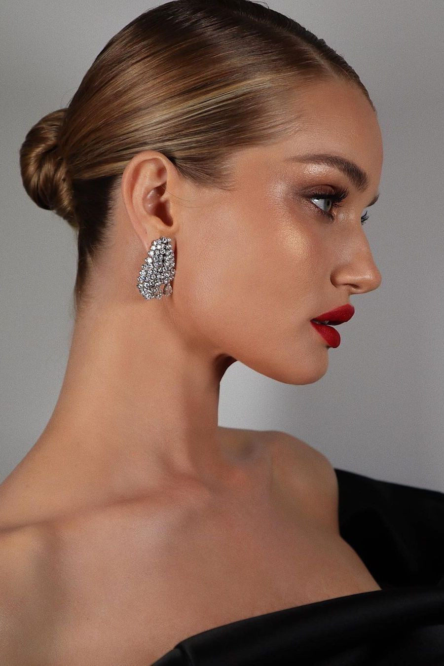 Sleek Dark Blonde Updo Sleek Dark Blonde Updo — Ballerina Bun