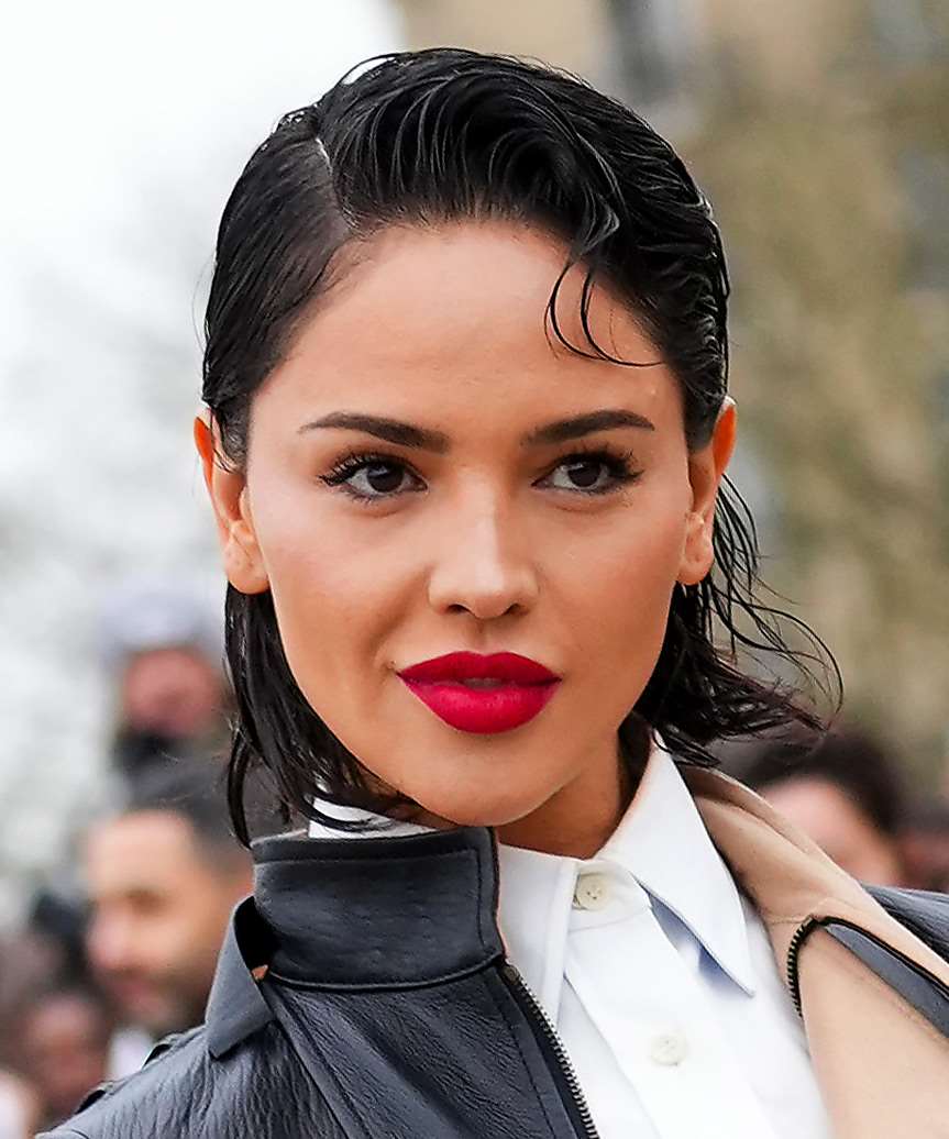 Wavy Chin Bob Glossy Wet Look — Wet Look Hairstyles