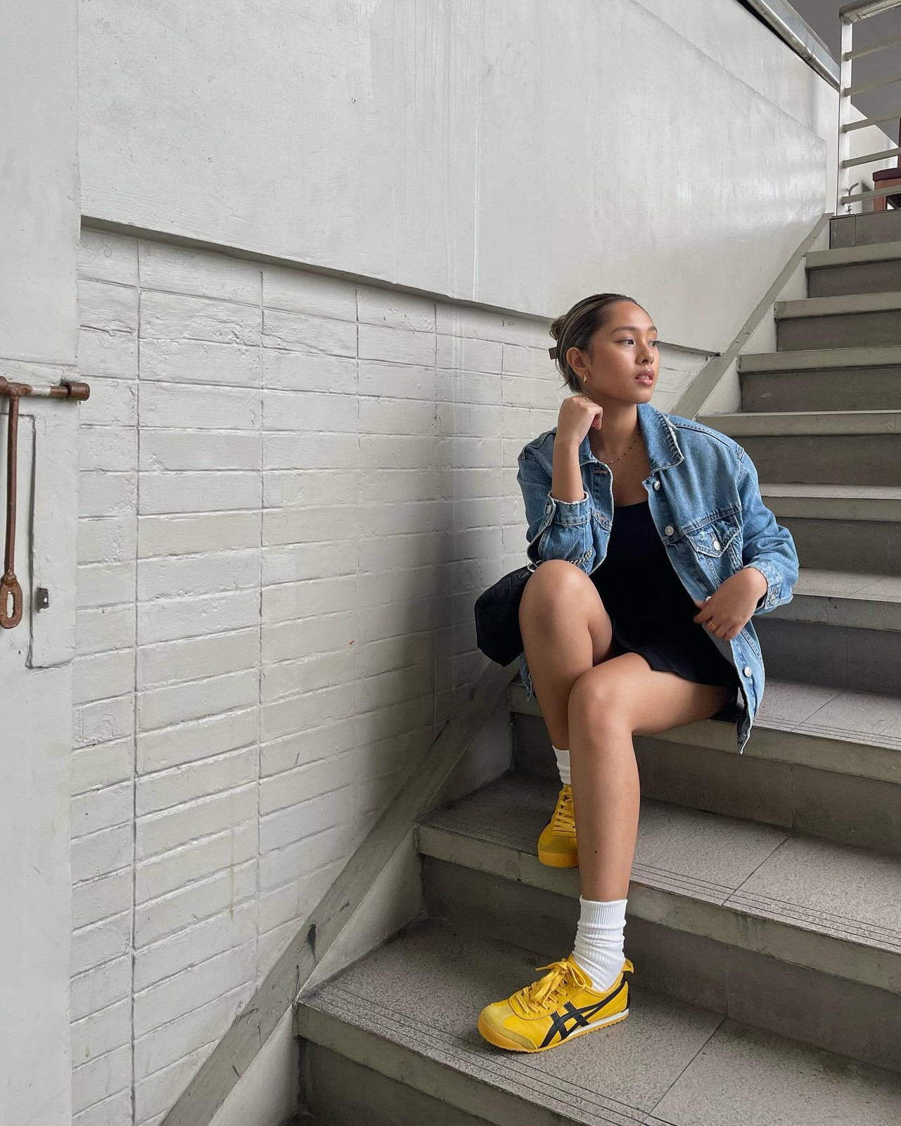 Edgy Contrast: Yellow Onitsuka Tigers with Mini Dress and Denim Jacket Edgy Contrast: Yellow Onitsuka Tigers with Mini Dress and Denim Jacket — Onitsuka Tiger Outfits