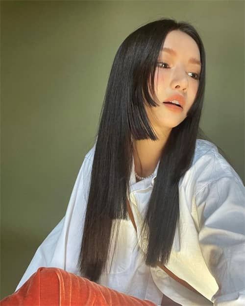 Collarbone Hime Cut With Blunt Bangs Collarbone Hime Cut With Blunt Bangs