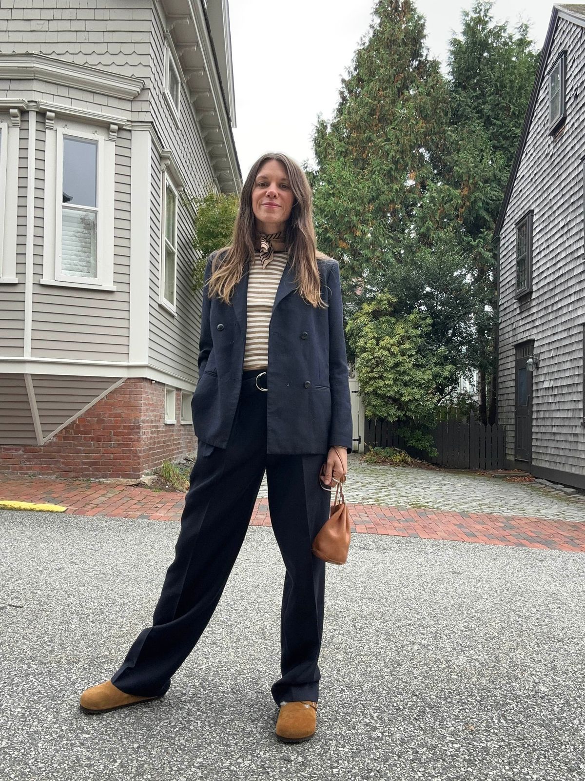 Smart Casual: Tan Clogs with Wide-Leg Trousers and Blazer Smart Casual: Tan Clogs with Wide-Leg Trousers and Blazer — Birkenstock Boston Outfits