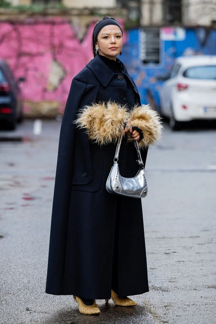 Dramatic Black Wool Cape with Fur Trim Dramatic Black Wool Cape with Fur Trim — Copenhagen Outfits