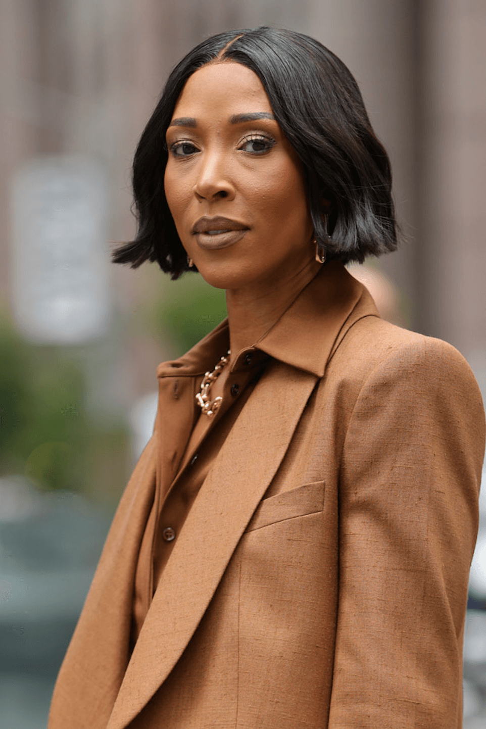 Black Visual Idea Black Visual Idea — Short Bob