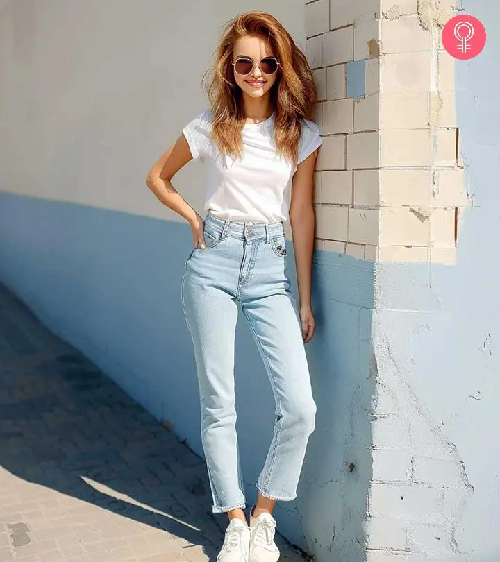 Classic Straight Jeans with White Tee and Sneakers Classic Straight Jeans with White Tee and Sneakers — Jeans Outfits