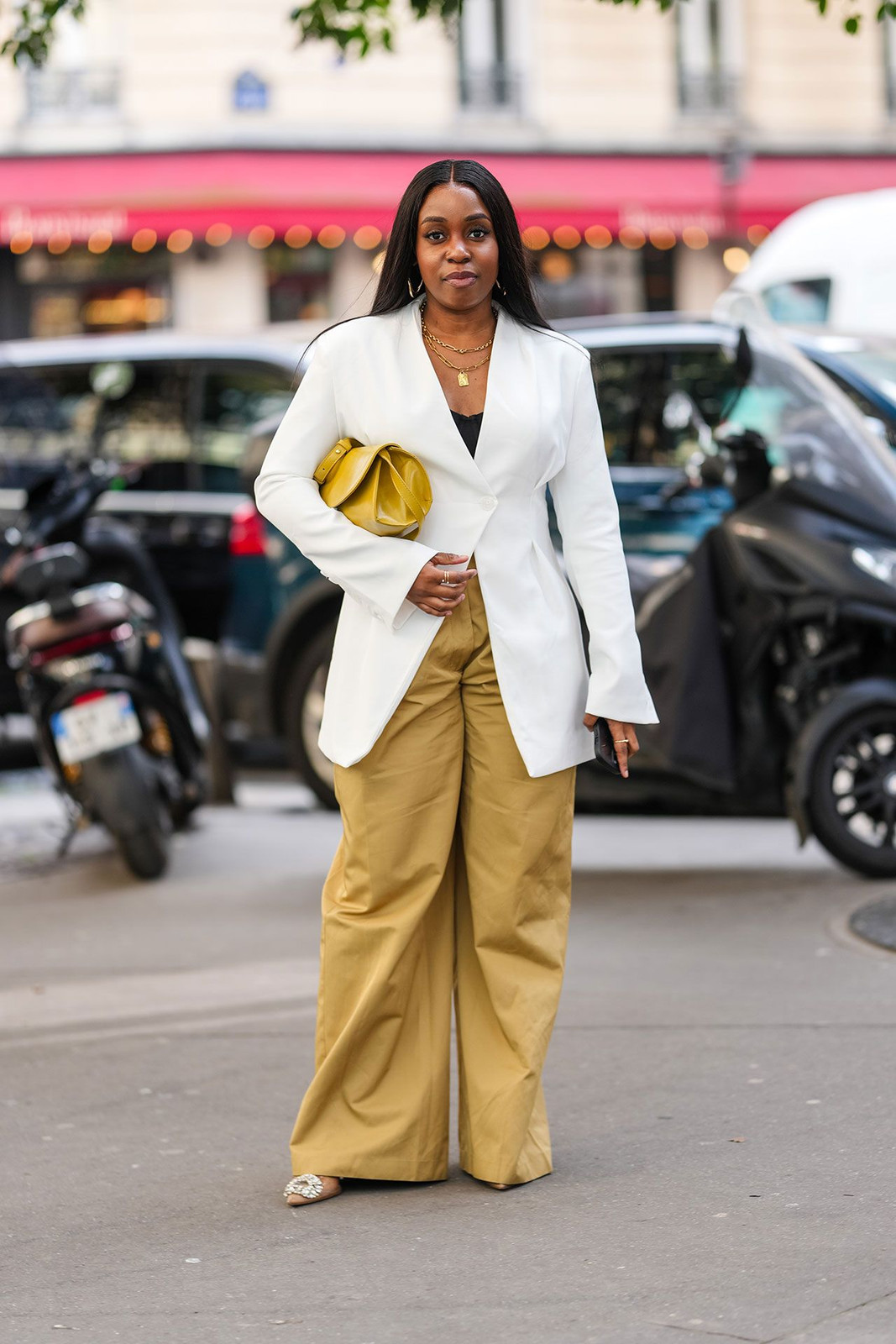 Oversized White Blazer with Wide-Leg Trousers for Effortless Sophistication — Smart Casual Outfits