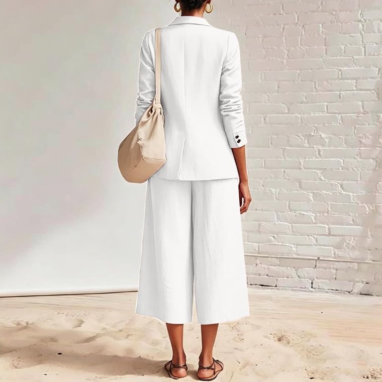 Monochromatic White Suit with Flat Sandals for Warm Business Trips Monochromatic White Suit with Flat Sandals for Warm Business Trips — Business Trip Outfits