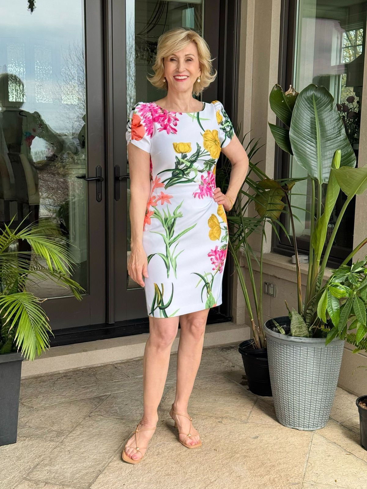 Fitted Floral Print Dress for Daytime Events Fitted Floral Print Dress for Daytime Events — Outfits to Hide Belly