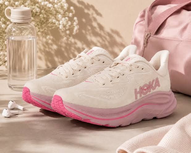 White Hoka Sneakers with Pink Accents and Gym Accessories White Hoka Sneakers with Pink Accents and Gym Accessories — Hoka Outfits