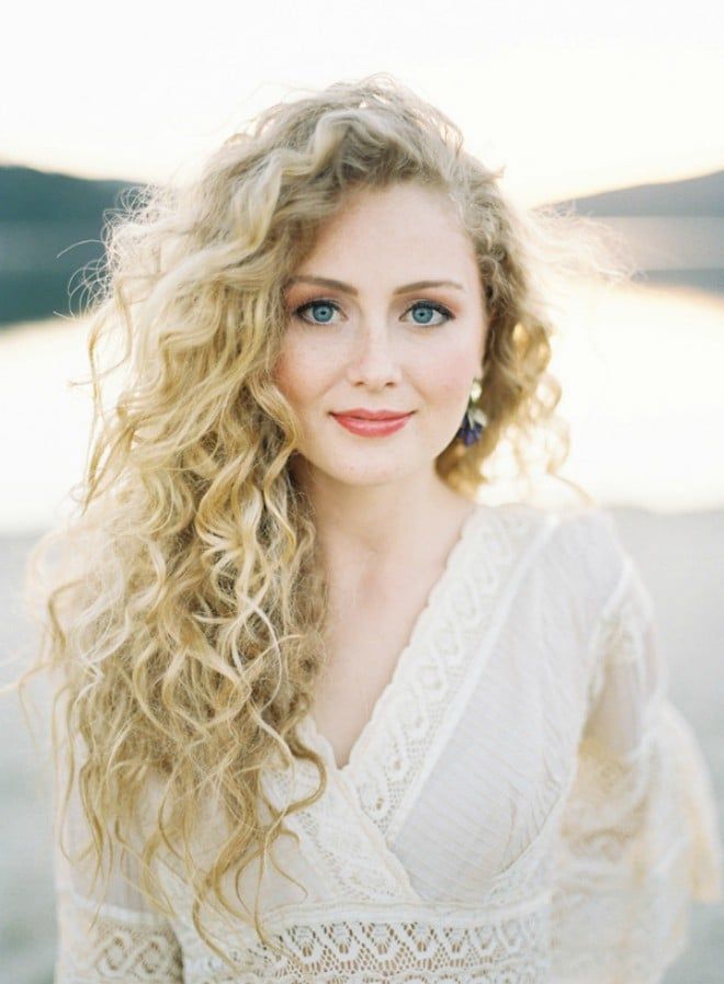 12 Bridal Hairstyles For Girls With Curls | Houston Wedding Blog