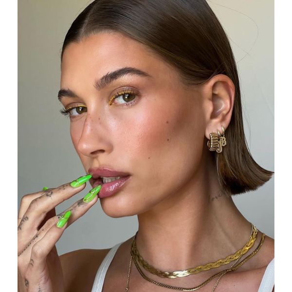 Blunt Cut Dark Brown Bob — Preppy Hairstyles