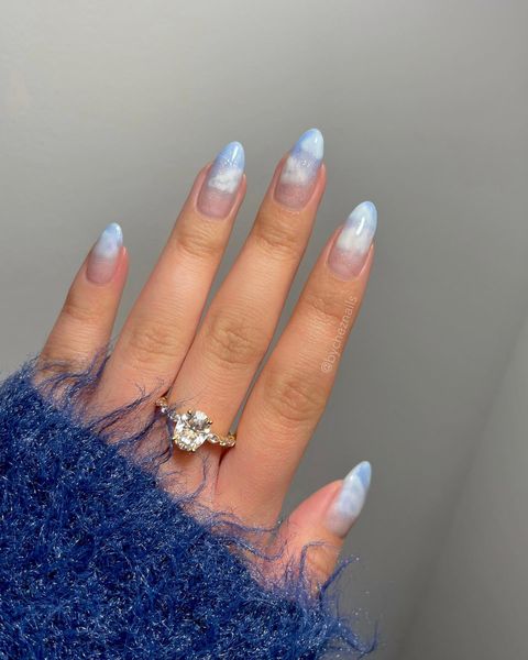 Glossy Realistic Sky Gradient Cloud Almond Nails Glossy Realistic Sky Gradient Cloud Almond Nails — Cloud Nails