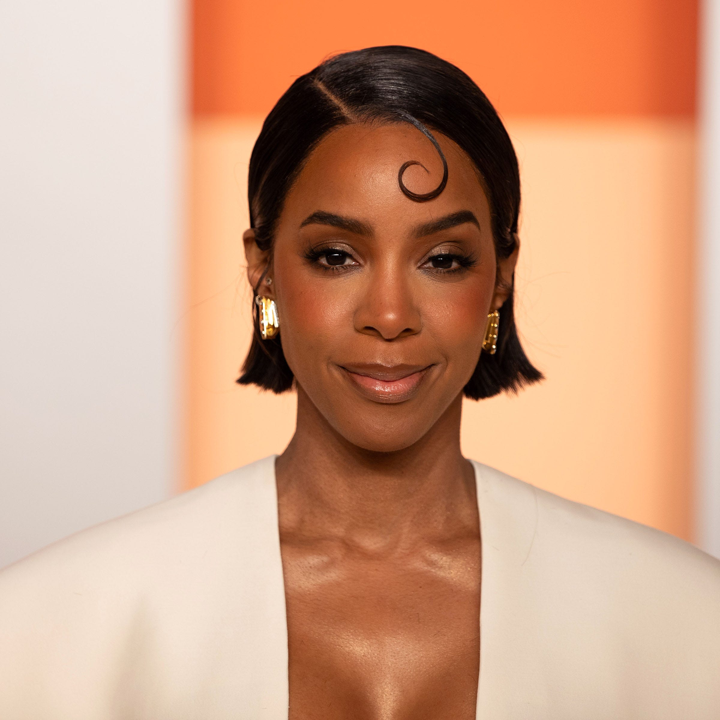 Voluminous Wavy Bob — Bob Hairstyles for Black Women