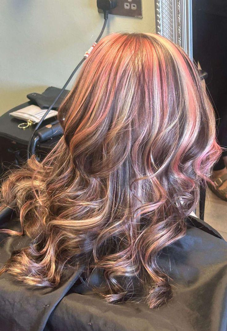 Collarbone Curls With Multi-Tonal Highlights — Neapolitan Hair