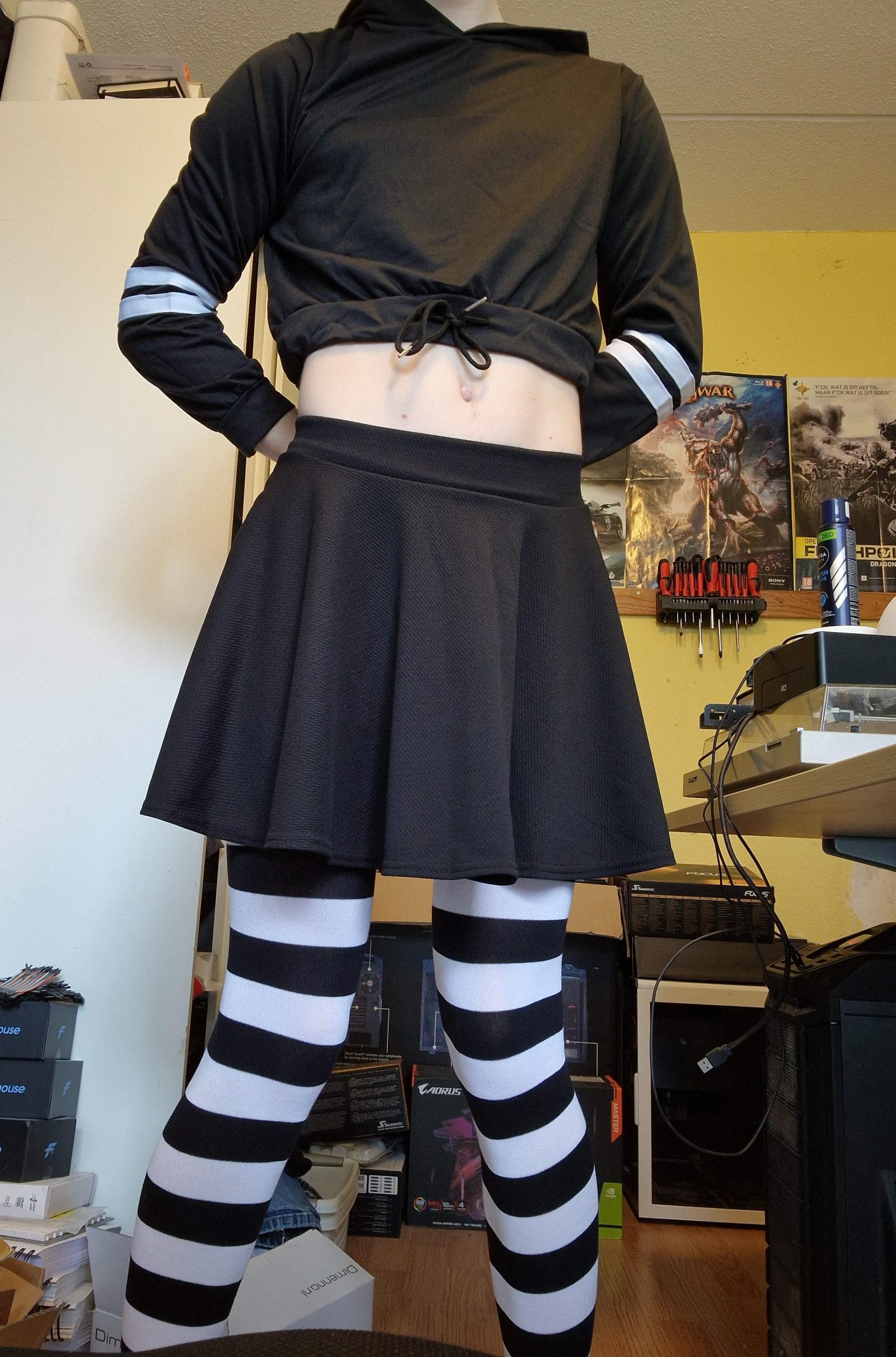 Streetwear Femboy Vibe with Cropped Hoodie and Star Pattern Fishnets Streetwear Femboy Vibe with Cropped Hoodie and Star Pattern Fishnets — Femboy Outfits