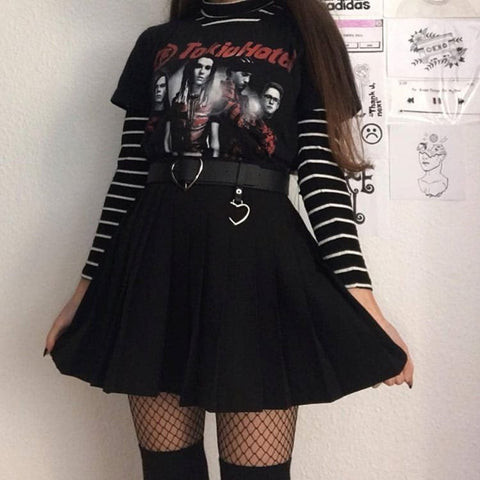 Layered Tees and Pleated Skirt: Classic E-Girl Base — E-Girl Outfits