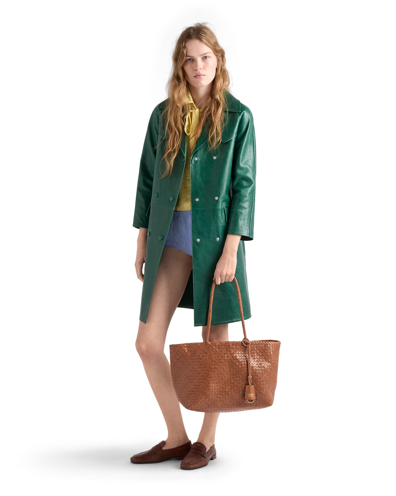 Beige Prada Bag with Monochromatic Street Style Beige Prada Bag with Monochromatic Street Style — Prada Bag Outfits