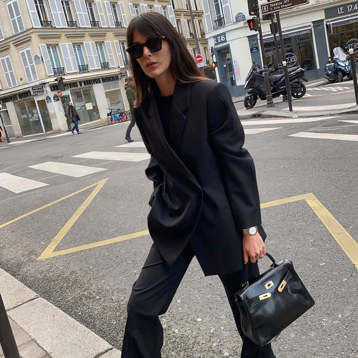 Effortless All-Black Ensemble for Networking Effortless All-Black Ensemble for Networking — Networking Event Outfits