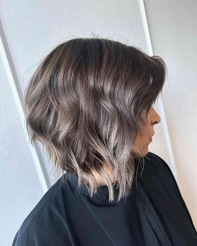 Dark Brown Bob With Balayage Dark Brown Bob With Balayage — Short Layered Hair